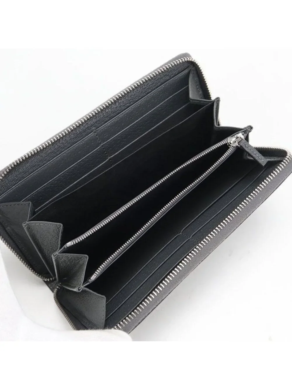Gucci Cutout Interlocking G Wallet Zip Around Leather
